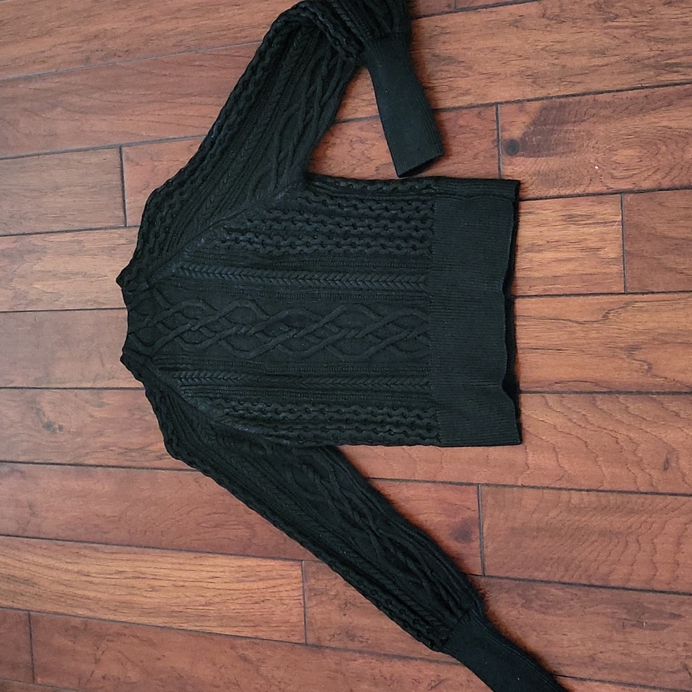 Express Sweater - Picture 2 of 4